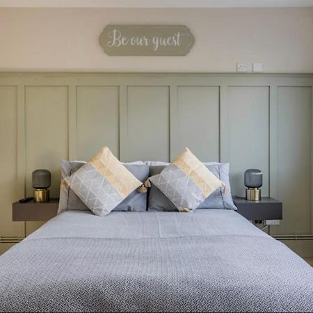 Seaview 1 Bed Open Condo - Free Parking Brighton Bagian luar foto