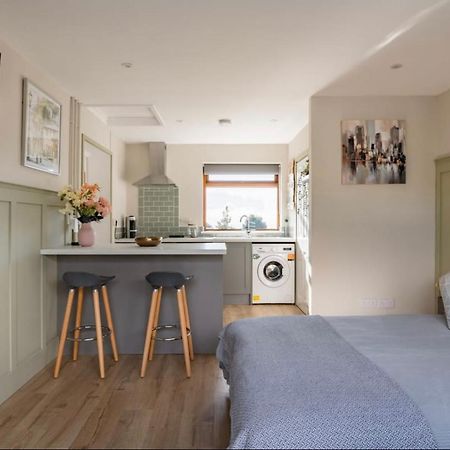 Seaview 1 Bed Open Condo - Free Parking Brighton Bagian luar foto