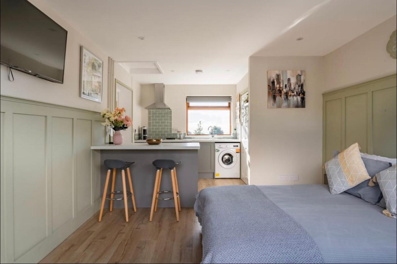 Seaview 1 Bed Open Condo - Free Parking Brighton Bagian luar foto